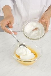 Приготовление блюда по рецепту - Морковный пудинг на пару. Шаг 3